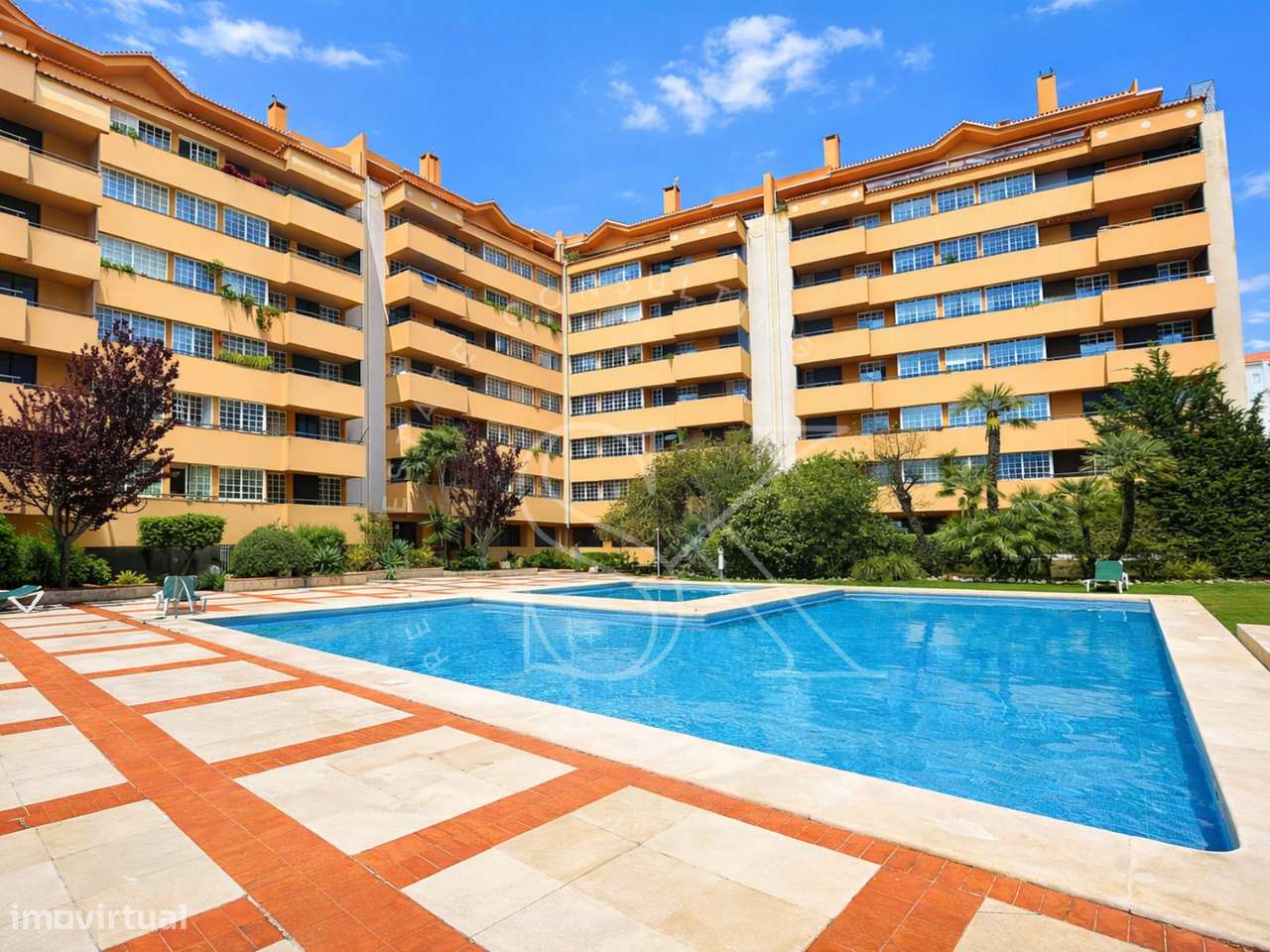 T3 em Condomínio Privado com piscina-0