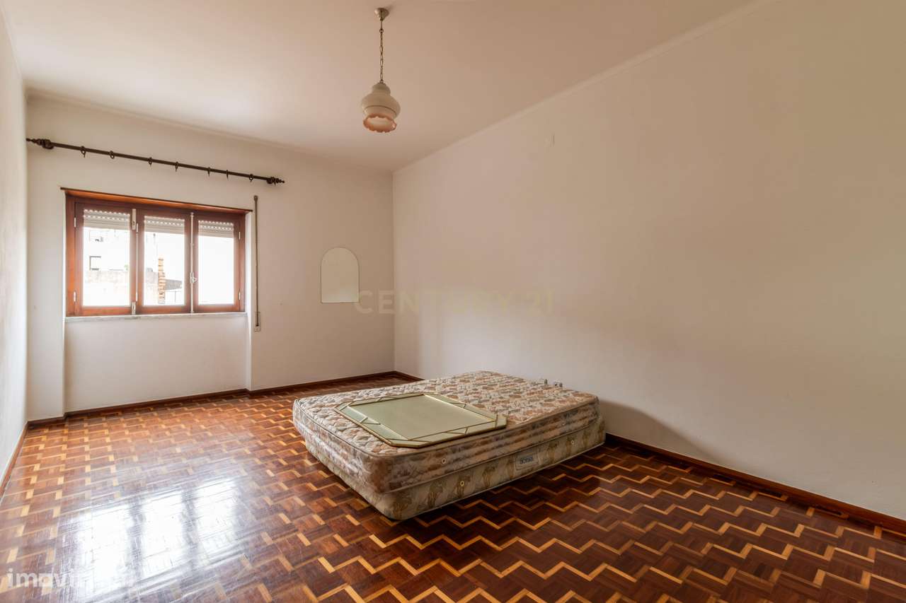 Apartamento T3 no 2.º Piso com Varanda – Mira de Aire – 171 m² - Grande imagem: 5/23