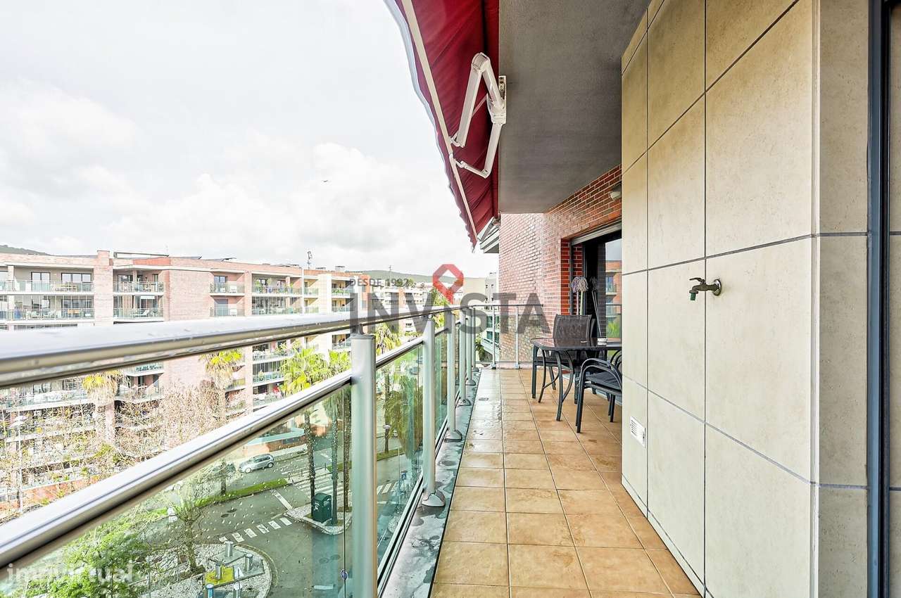 T3 com varanda e box dupla na Urbanização da Malvarosa-28