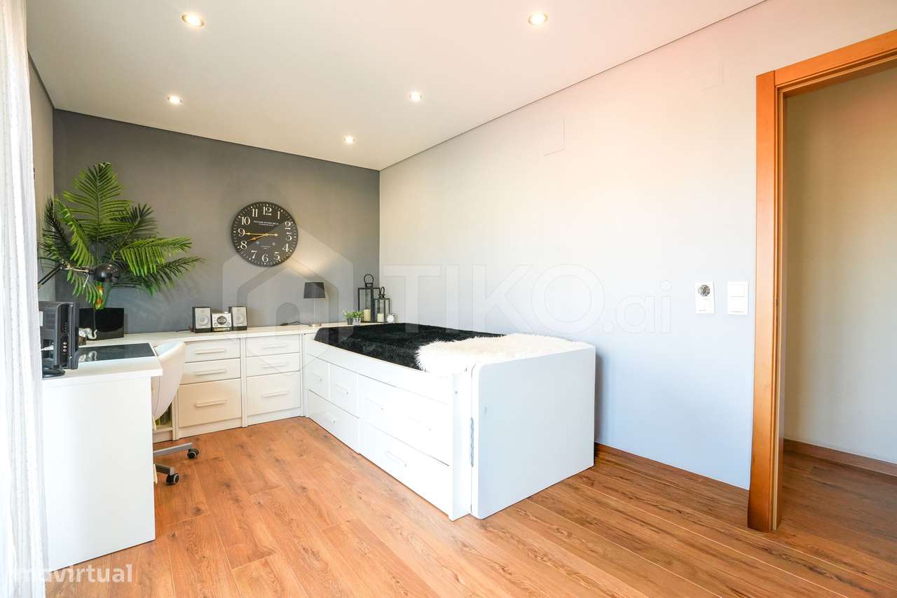 MORADIA T3 COM PISCINA, CONSTRUÇÃO ANTISSÍSMICA, ISOLAMENTO PREMIUM E-23