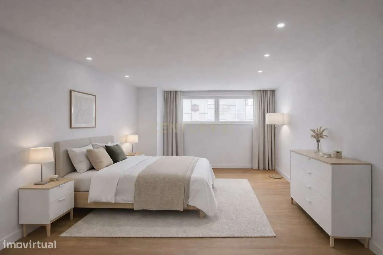 Garagem transformada em T1 Duplex – Totalmente remodelada - Grande imagem: 3/8