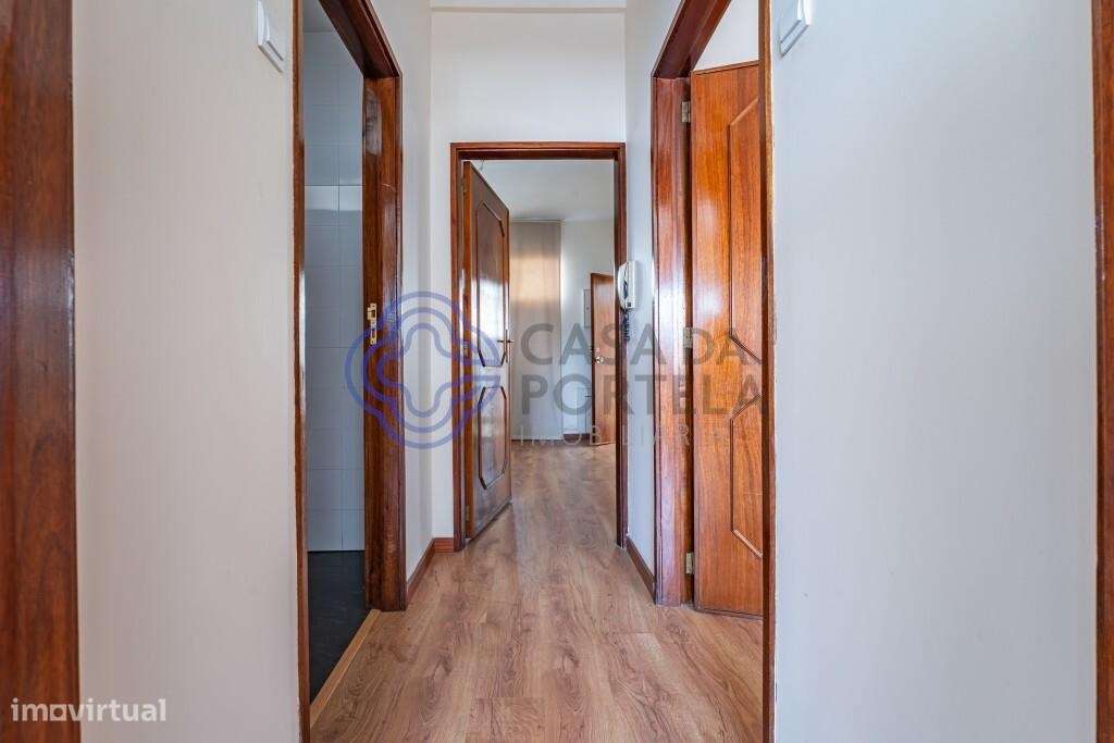 Apartamento T2 para venda localizado no Bonfim, Porto, próximo à Praça - Grande imagem: 5/13
