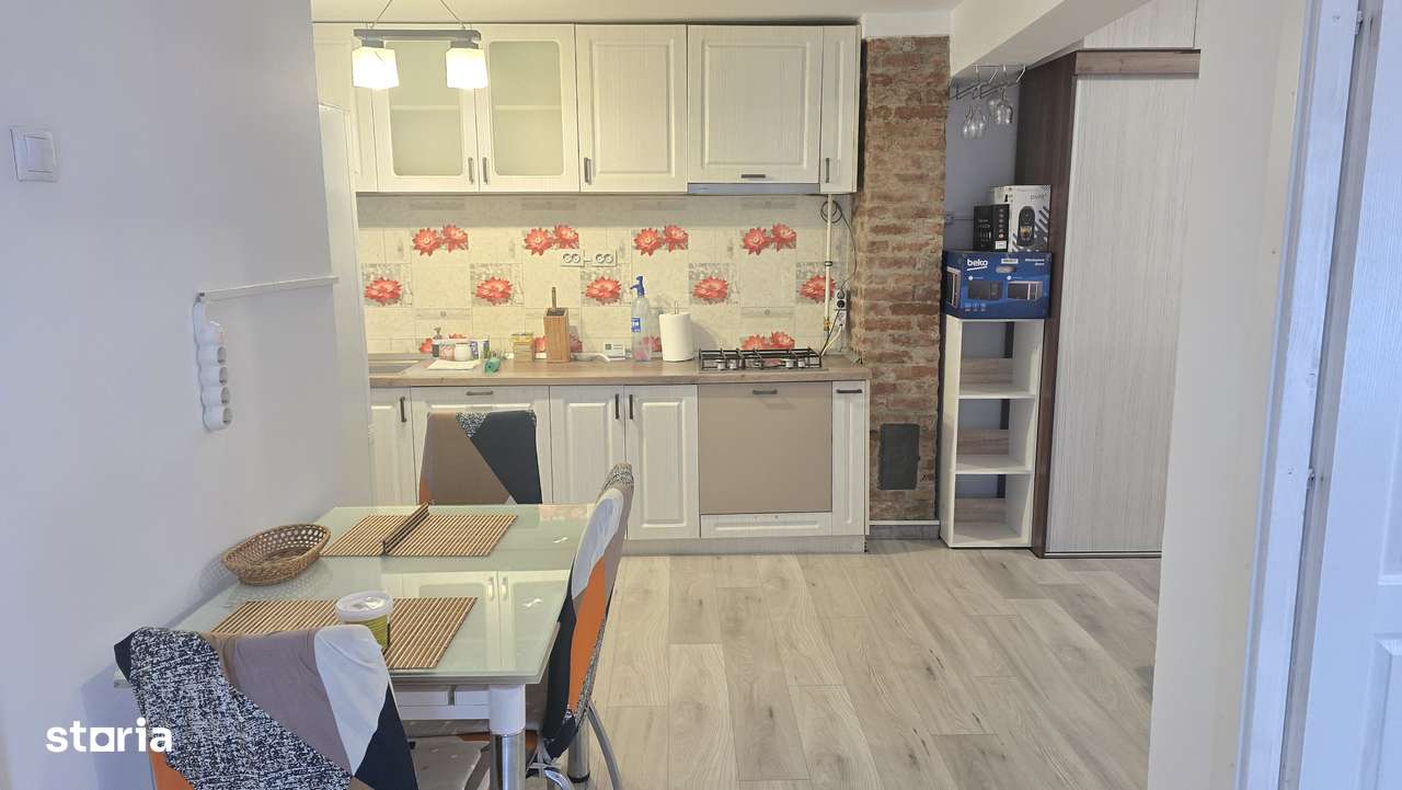 Inchiriez apartament in casa si curte in Deva, situat la etajul 1, - Imagine principală: 2/17