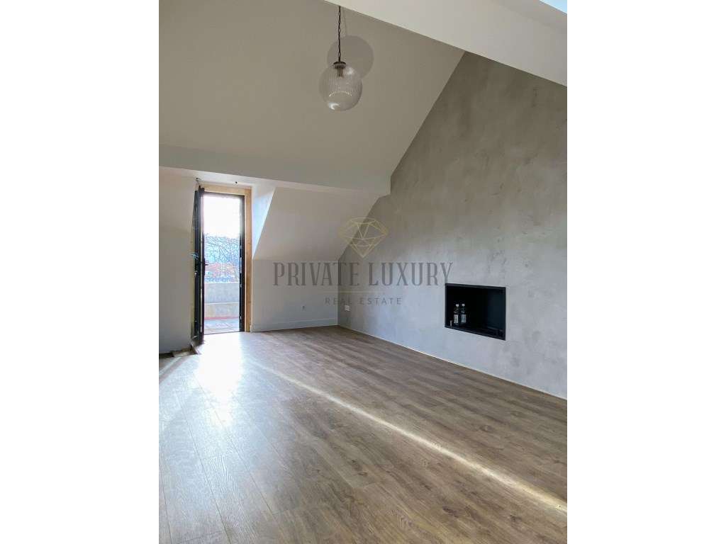 T3 Duplex Novo com Terraço junto à Praça da Alegria | Lisboa-3