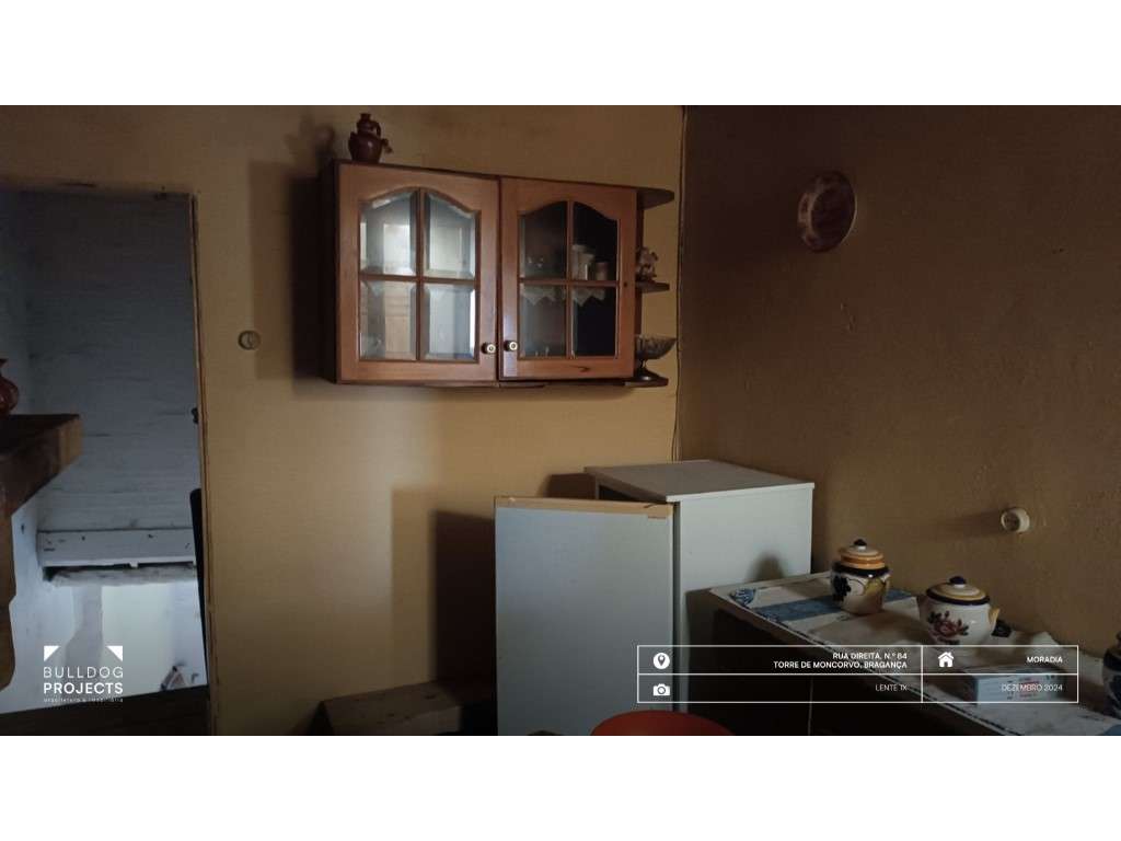 Moradia com 9 assoalhadas na Rua Direita, Carviçais-16