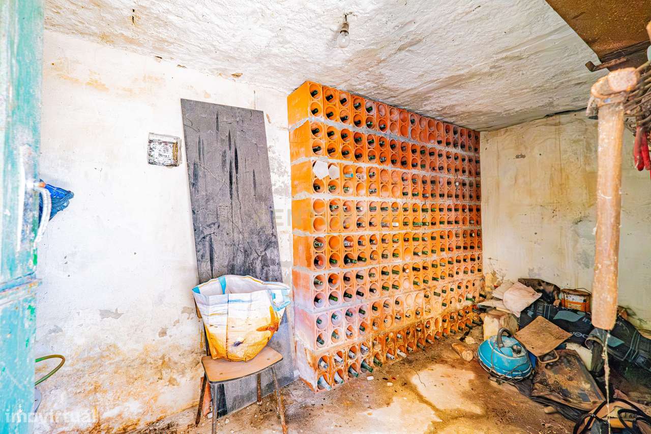 Moradia T3 com Quintal Amplo, Garagem e Anexo – Zona Tranquila da Moit-53