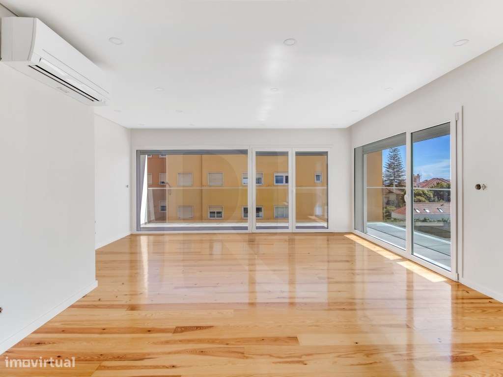 Apartamento T4 com Varanda junto à praia com vista Mar-3