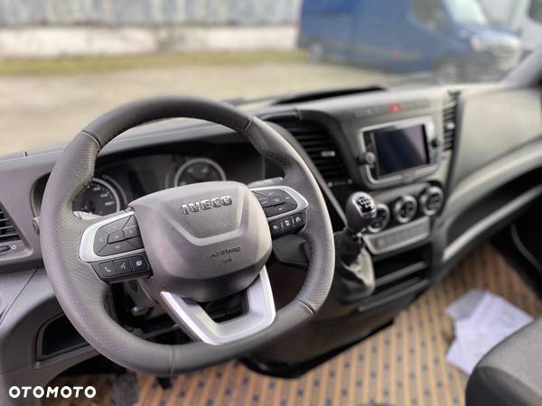 Iveco Daily 35s18H Connect Kontener z Windą - 6