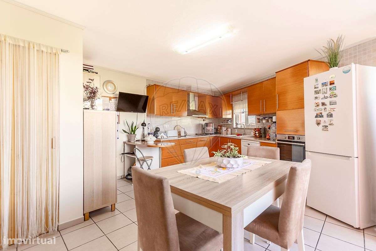 Moradia T4 para venda-6