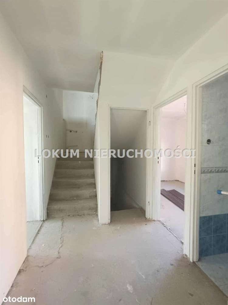 Dom z garażem dwustanowiskowym, 2,5km od runku.-5