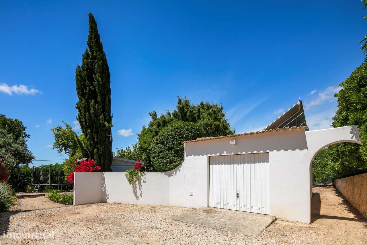 CASA DOS SONHOS EM CALIÇAS COM 4 QUARTOS, PISCINA E GARAGEM-21