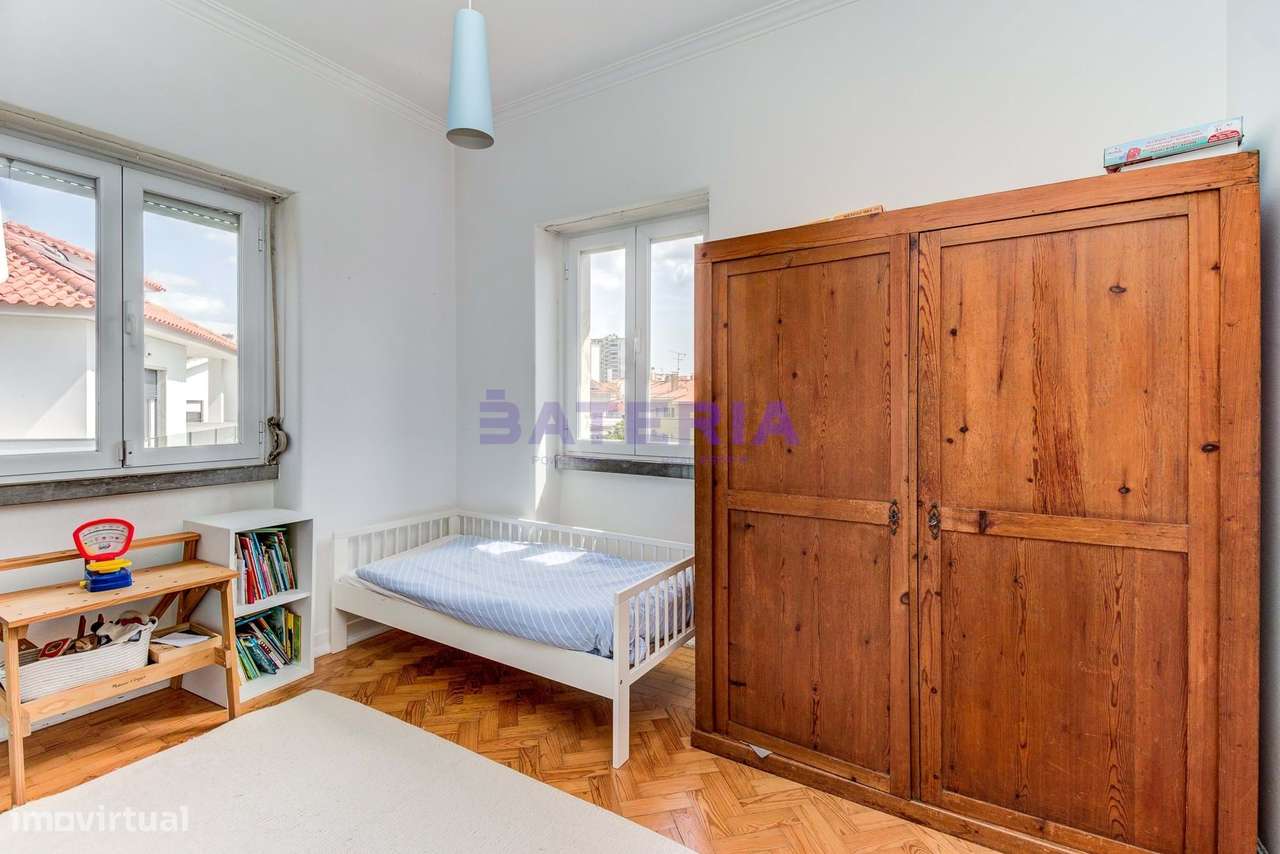 Moradia Independente T5 em Linda-a-Velha-19