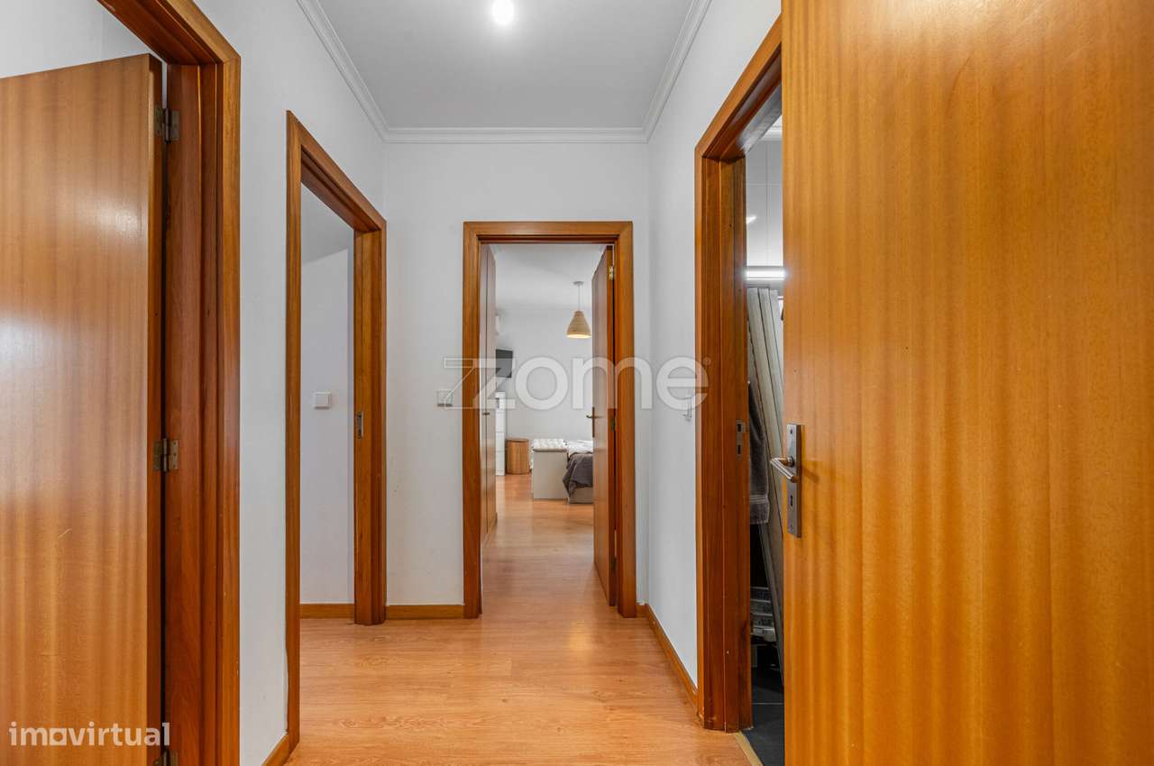 Apartamento T3 com varandas, em Valongo-6