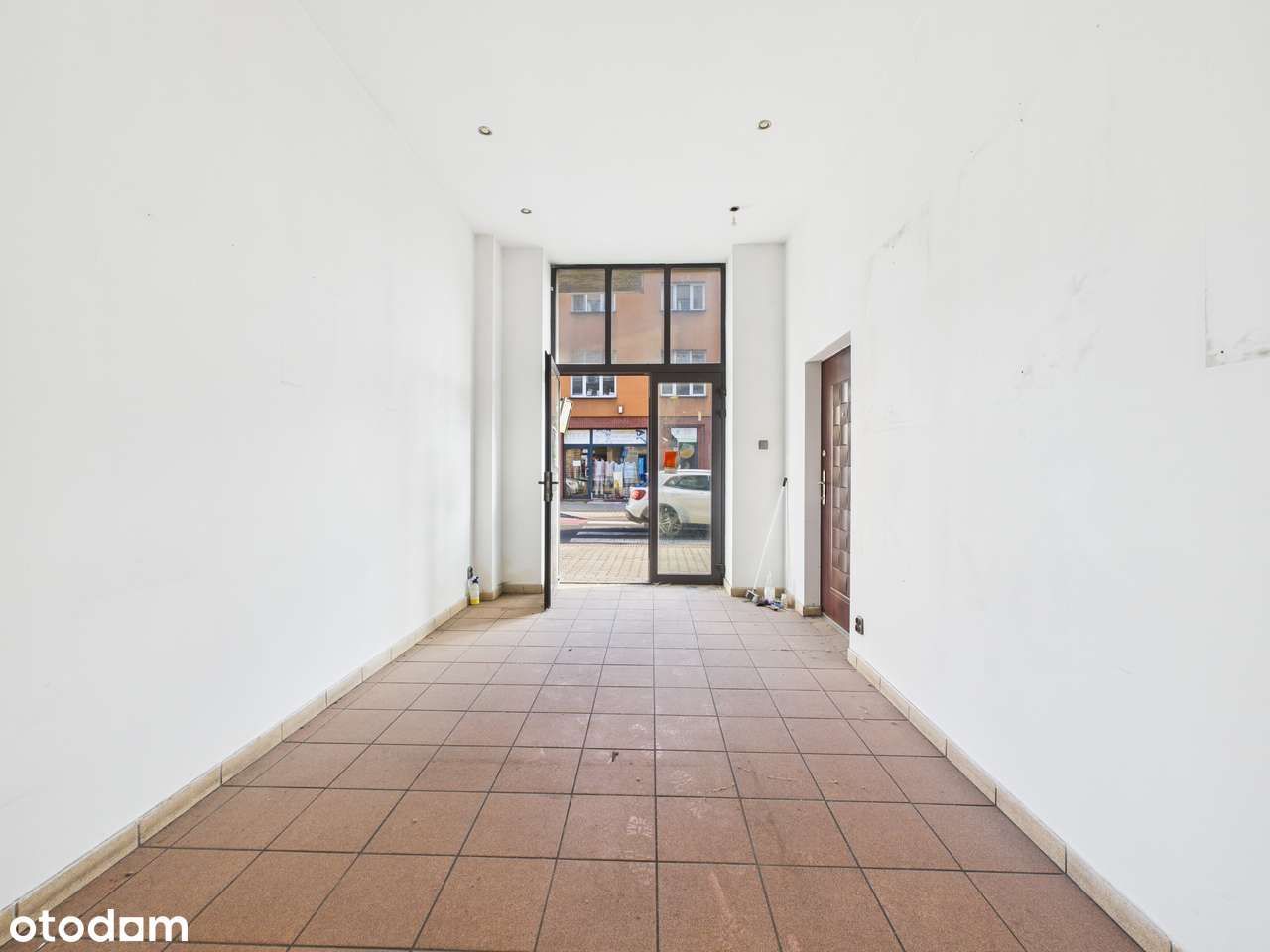 Lokal 21,5m Będzin Piłsudskiego 20 Super Lokalizacja w Ścisłym Centrum-0