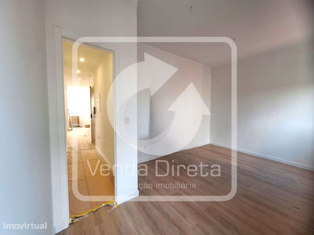 Apartamento T3 totalmente remodelado - Vista Rio!-18