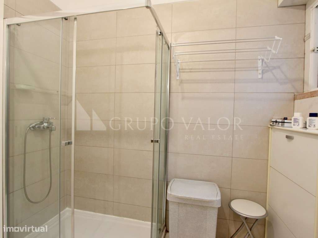 Moradia T4 com Garagem e Logradouro de 200m2 - Algueirão Mem Martins-13