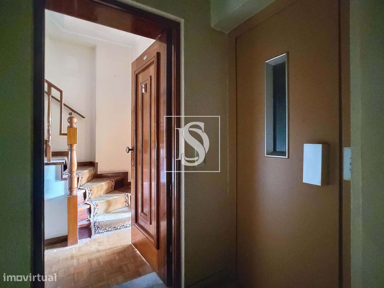 Prédio centro Porto - Grande imagem: 2/37