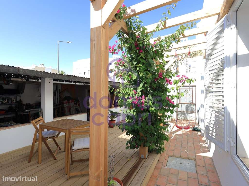Moradia T2+1 com Garagem e Quintal em Olhão-20