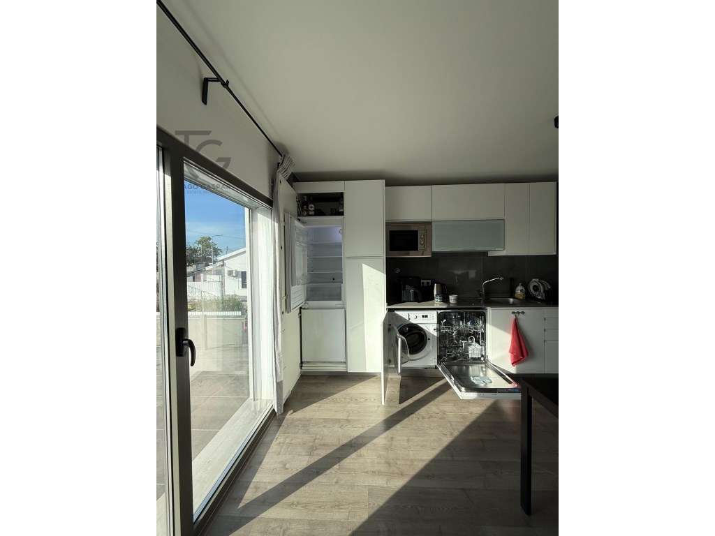 T2 com Terraço e Garagem em Ericeira-21
