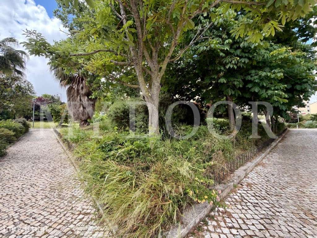 Excelente T2 - Quinta do Património - 2 Parqueamentos-32