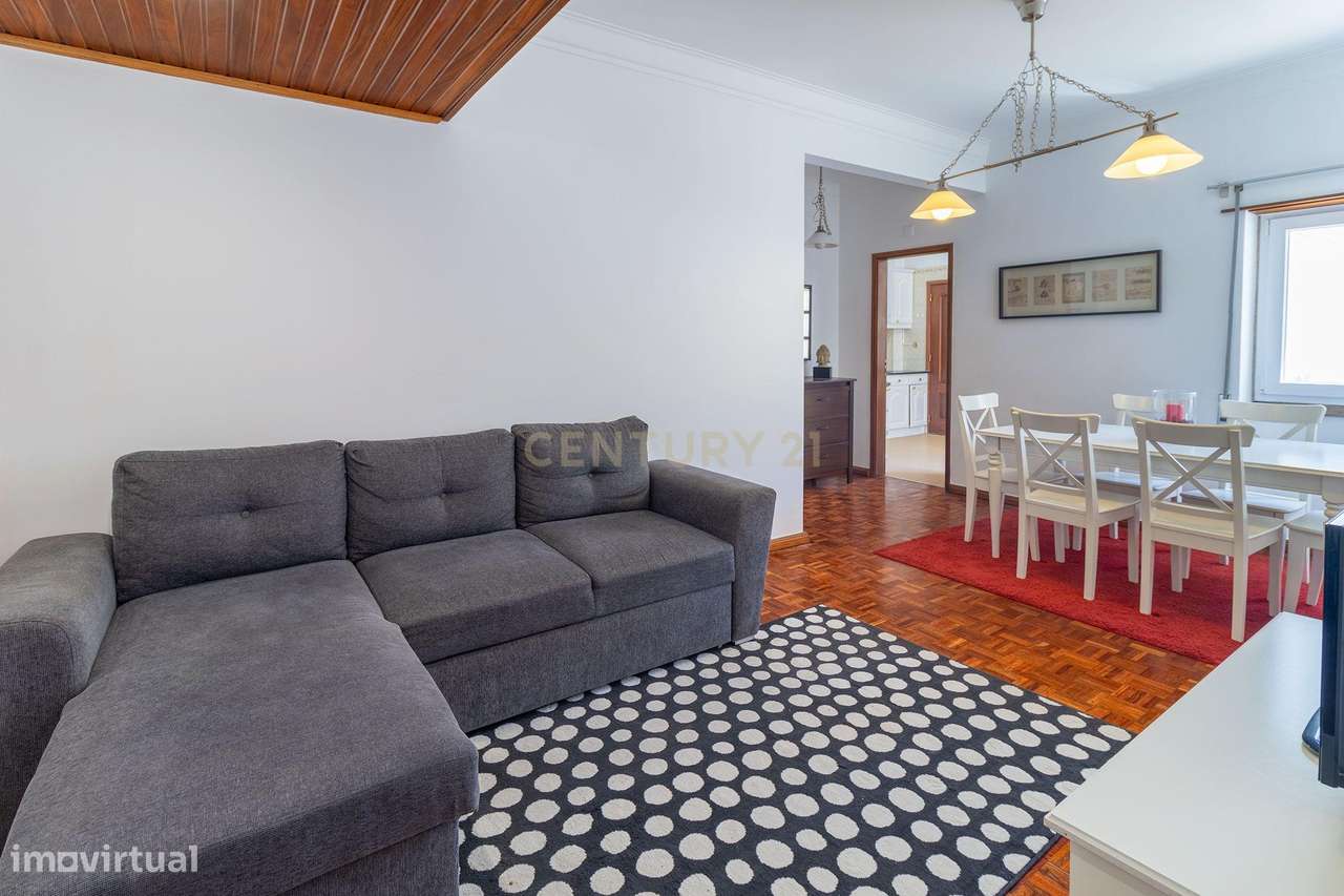 T3 Rua Luciano Cordeiro Parcialmente Remodelado, Suíte e dois WC 5º pi - Grande imagem: 3/23