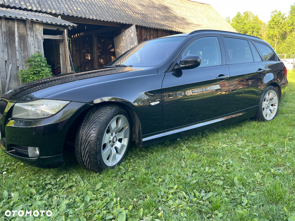 BMW Seria 3 325d DPF Touring Edition Exclusive - 3