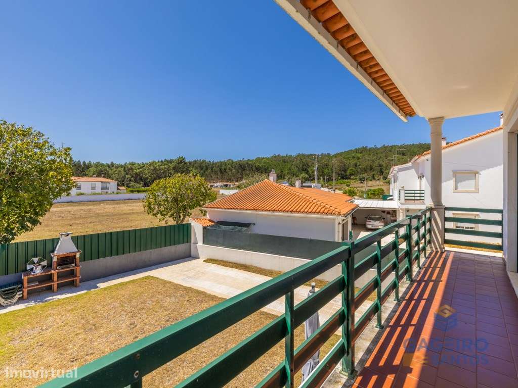 Moradia T3 em condomínio com terreno em Famalicão, Nazaré-18