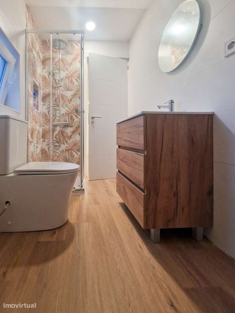 Moradia 4 ass. totalmente remodelada - possibilidade de quarto no r/c-32