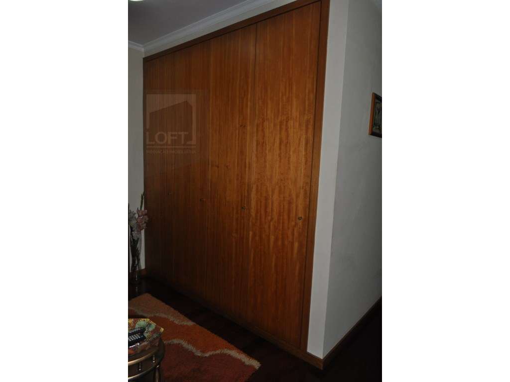 Moradia V4 em Candoso S.Santiago e Mascotelos-12