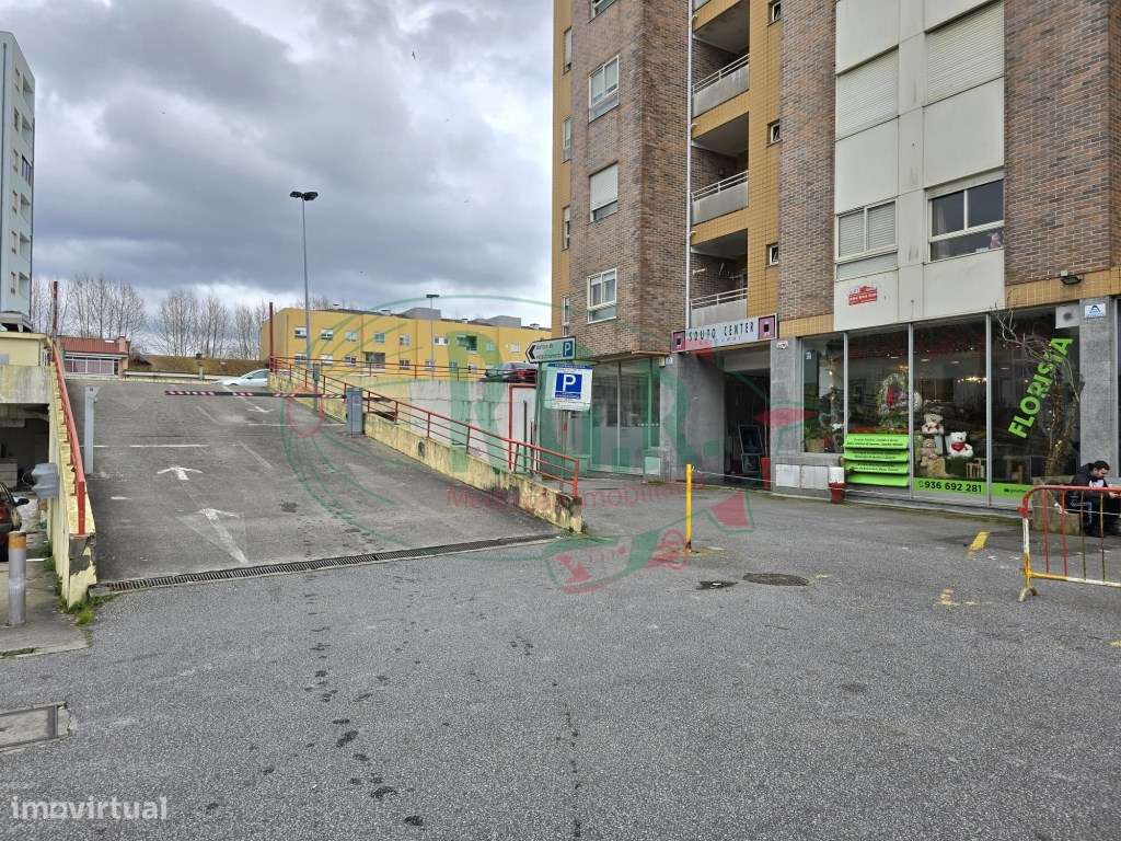 INVESTIMENTO | 4 Lojas Arrendadas | Centro de Gondomar (Souto)-9