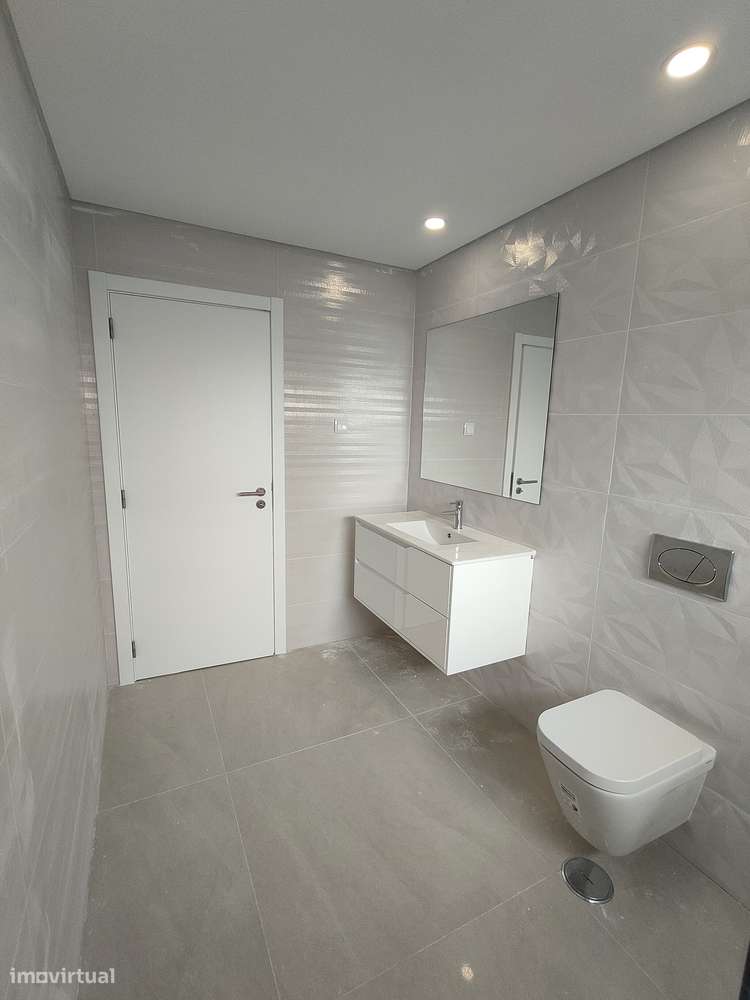 Oferta 1% do valor de aquisição - Moradia T2 com Piscina e Garagem-30