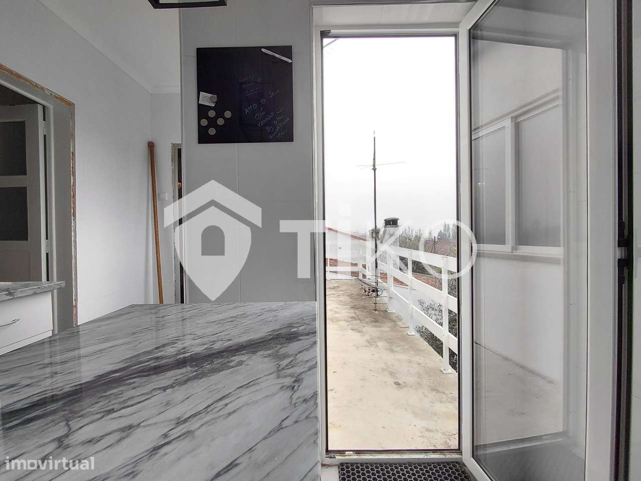 Moradia T5 Tradicional no Centro de Coja  – Ideal para Residência ou T-15