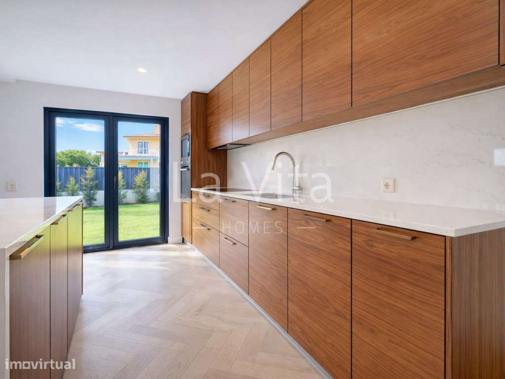 Moradia Isolada T4, com piscina e jardim no Cobre, em Cascais.-11