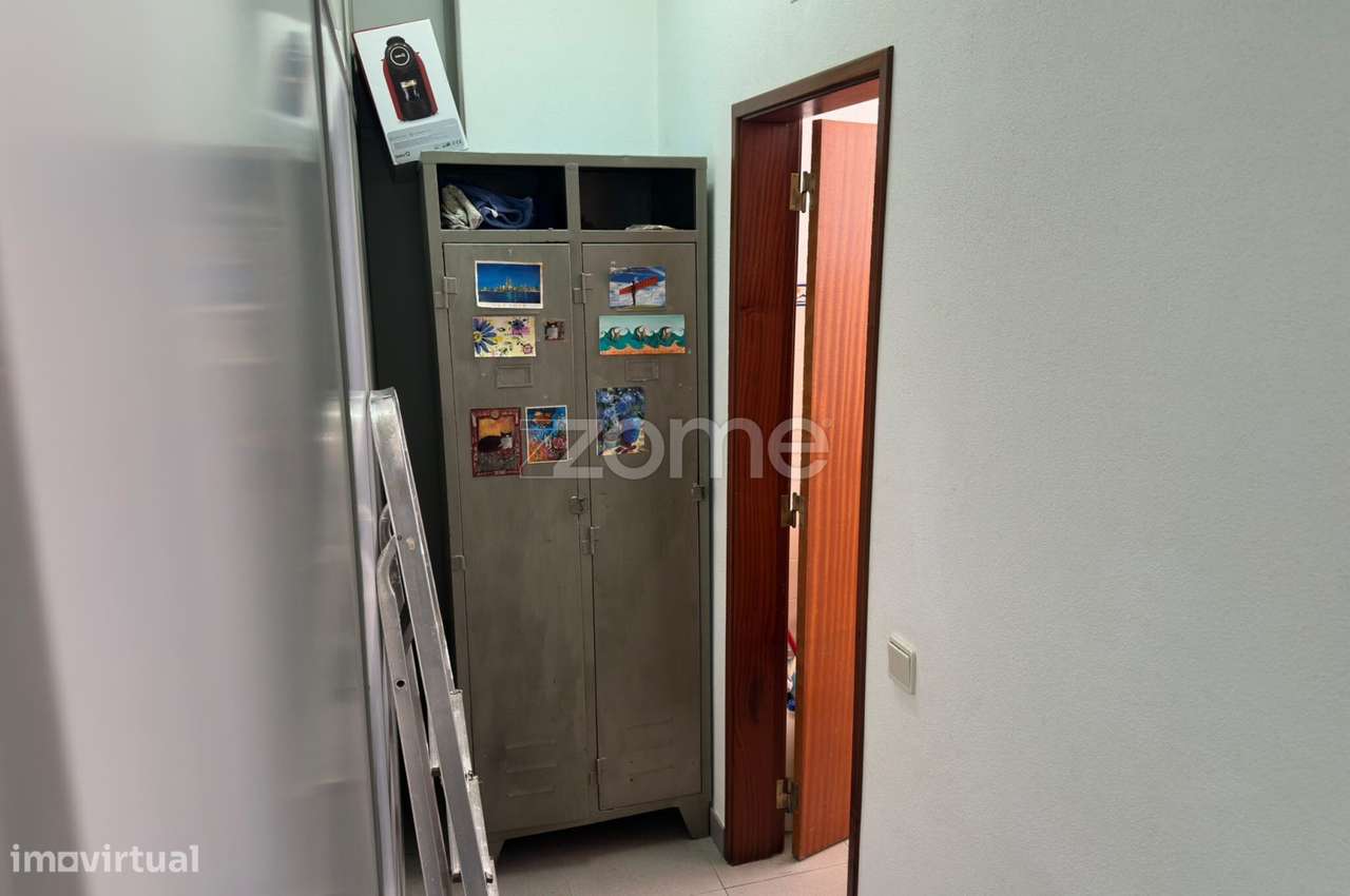 Loja de 108 m² com Potencial de Conversão em T3 – Santana, Sesimbra...-10
