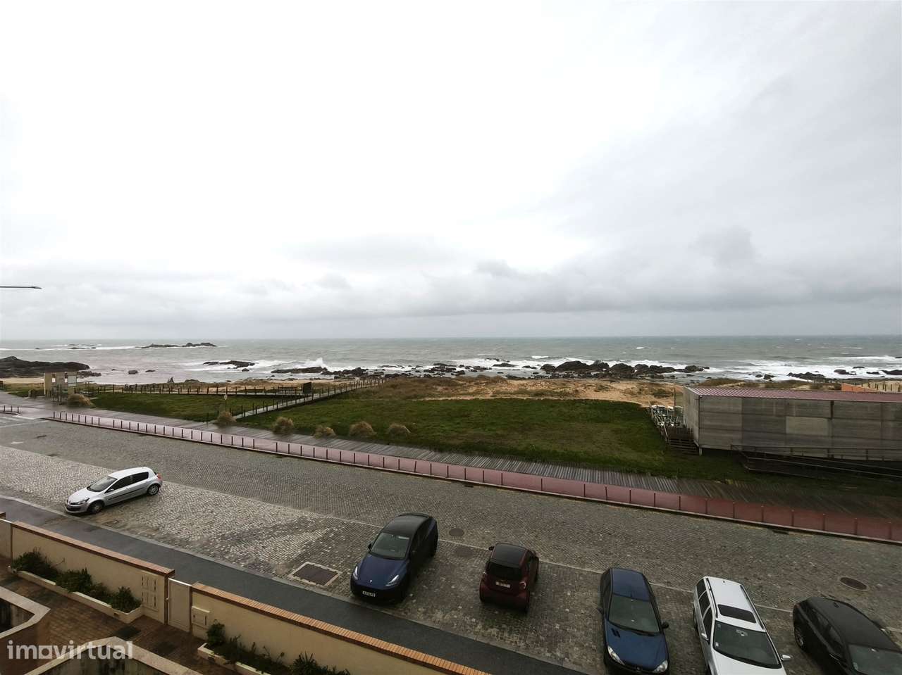 T3 Duplex com terraço em frente ao mar – Lavra-26