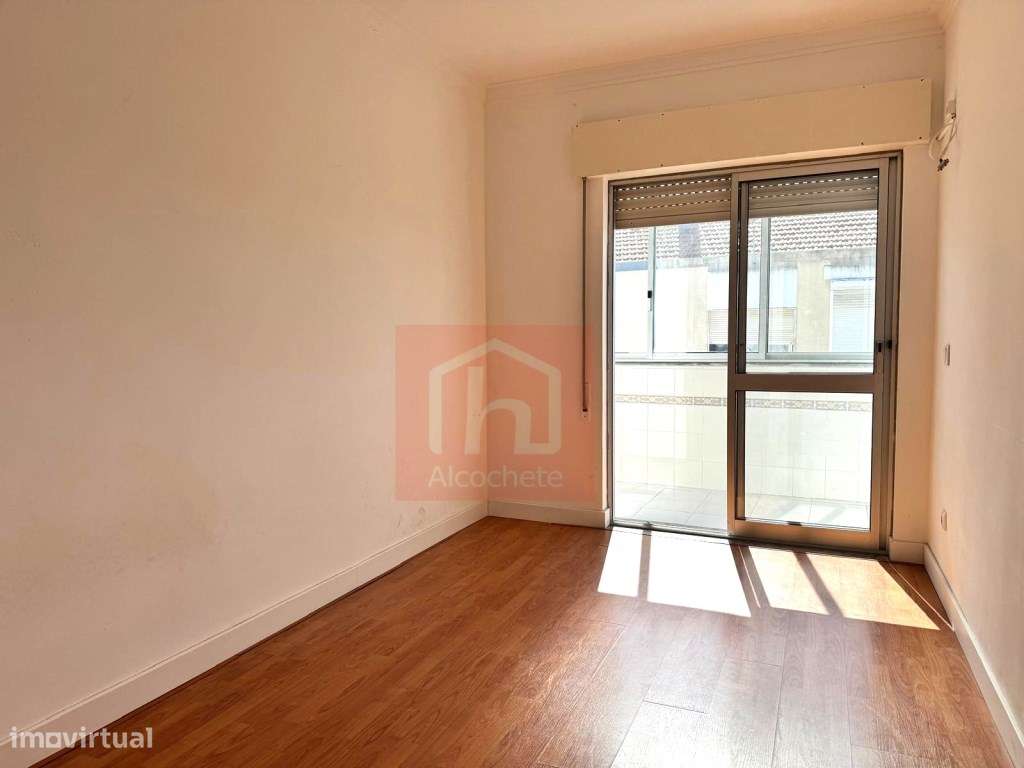 Apartamento T3 no centro do Montijo-10