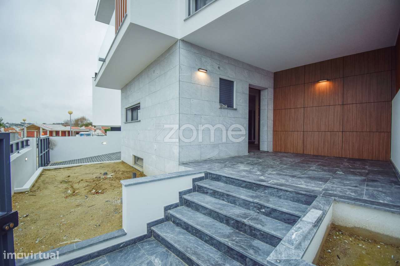 Moradia c/ Piscina NOVA - Grande imagem: 4/35