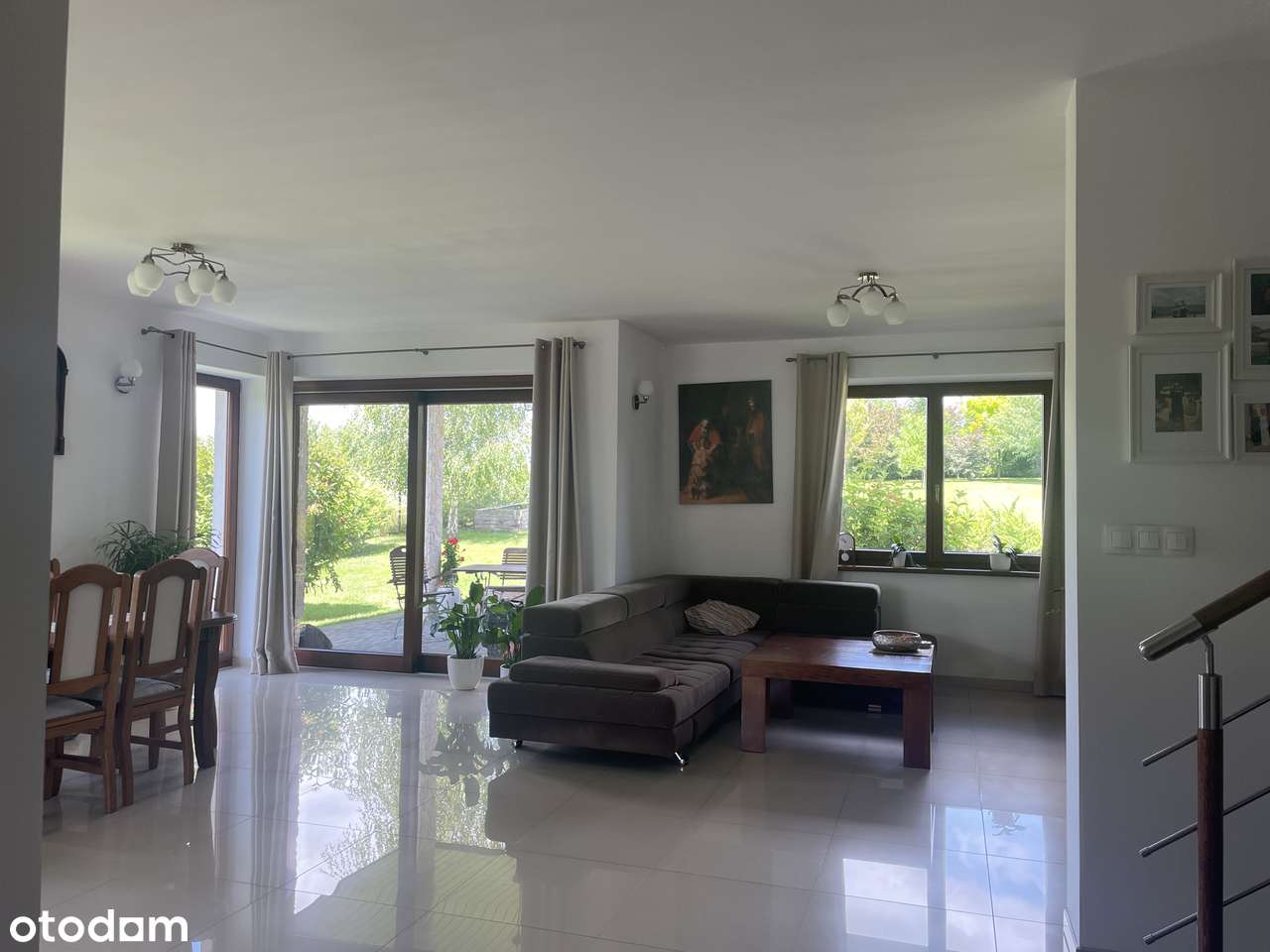 Dom gotowy do wprowadzenia z pięknym ogrodem - Pełny obrazek: 4/6