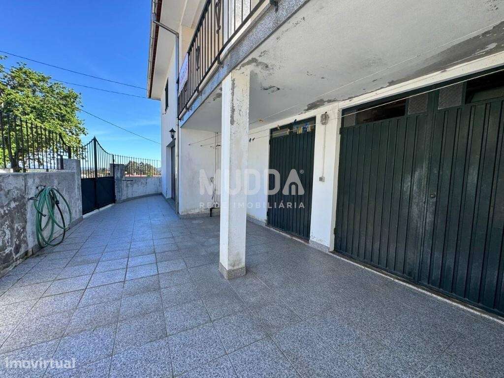 Moradia de 2 Pisos – Excelente Oportunidade em Romariz, Santa Maria da-27