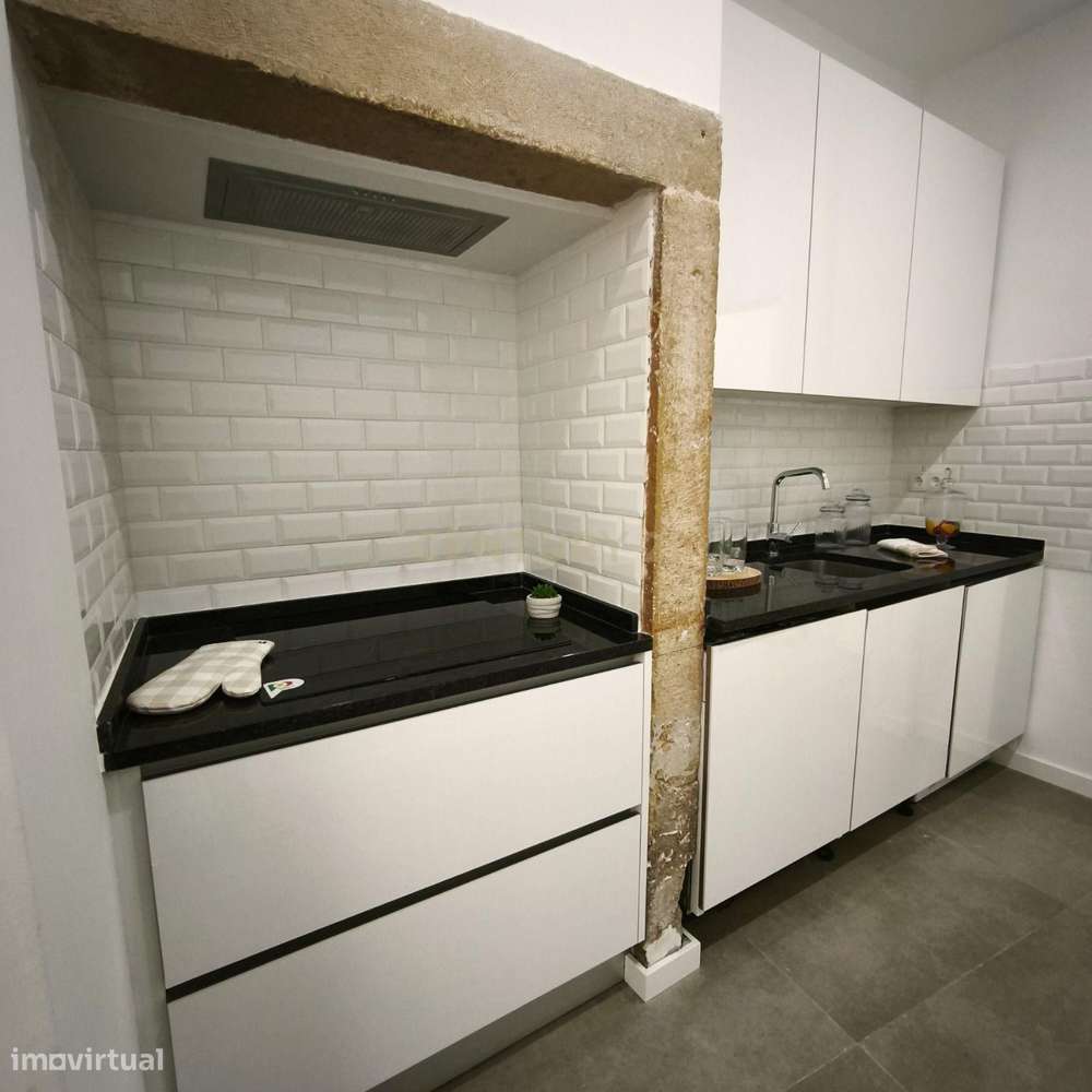 Moderno T3 com Vista na Penha de França, Lisboa-7