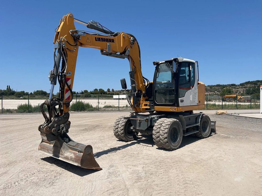Liebherr A912 compact koparka kołowa 2016