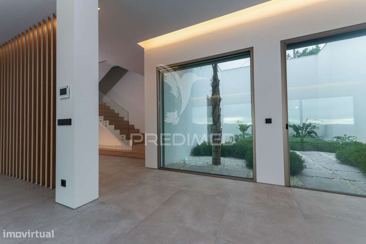 Moradia T3 de Luxo com linhas modernas e vistas panorâmicas - Grande imagem: 4/19