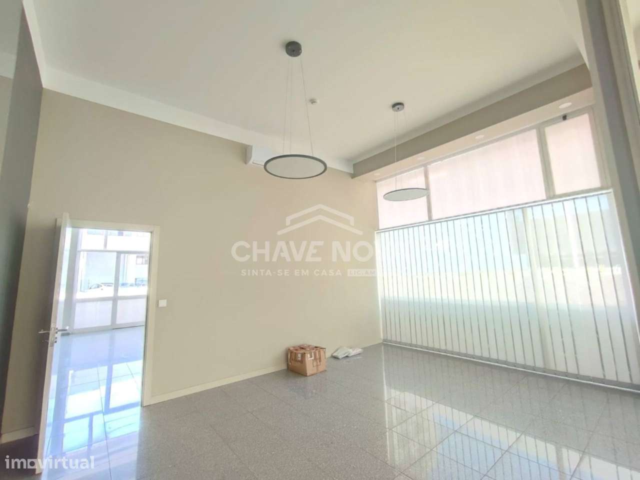 Loja independente c/ 4 frentes - Constituição, Porto - Grande imagem: 5/25