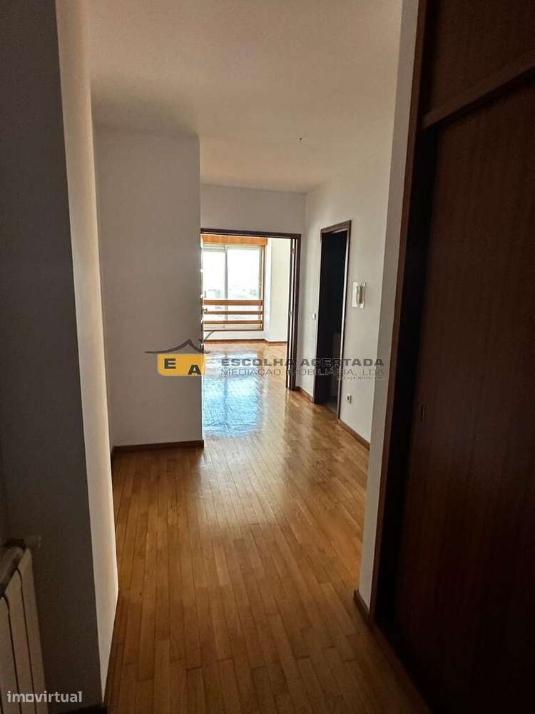 Apartamento T2 no Edifício Do Lago-17
