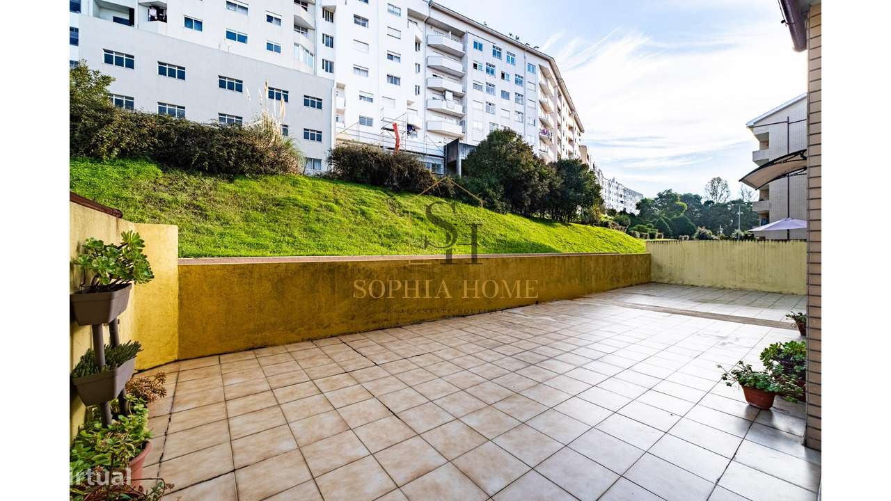 T2 c/ terraço e box, em Mafamude-7