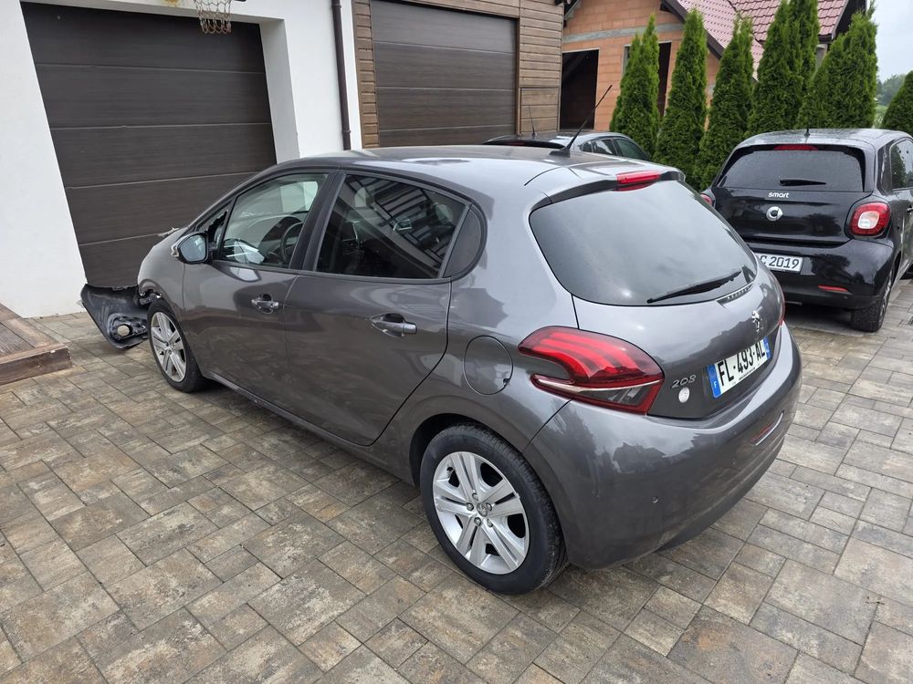 Peugeot 208 I PureTech 82 Stop & Start Signature 2019