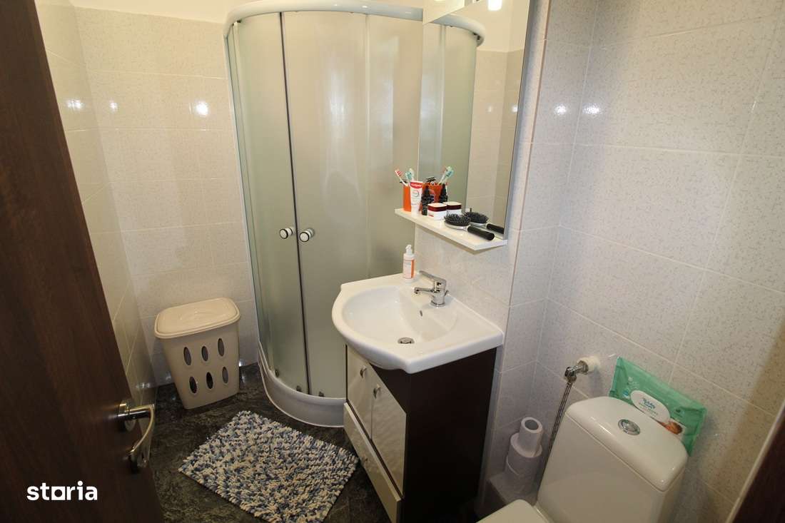 Vând apartament 3 camere în Hunedoara, Micro7-Trandafirilor, parter-3