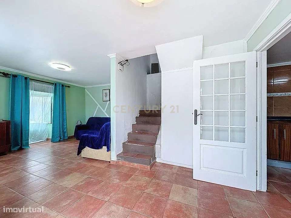 Moradia T2 com Espaços Amplos e Localização Privilegiada - Grande imagem: 3/20