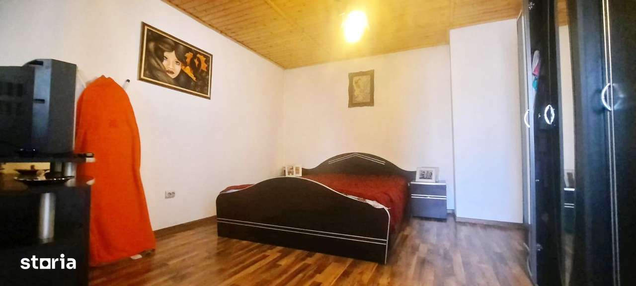 Casa deosebita cu spatiu comercial Rasnov - Imagine principală: 5/20