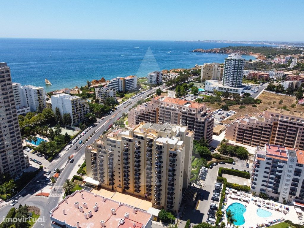 Excelente apartamento T1, vista mar, garagem e piscina